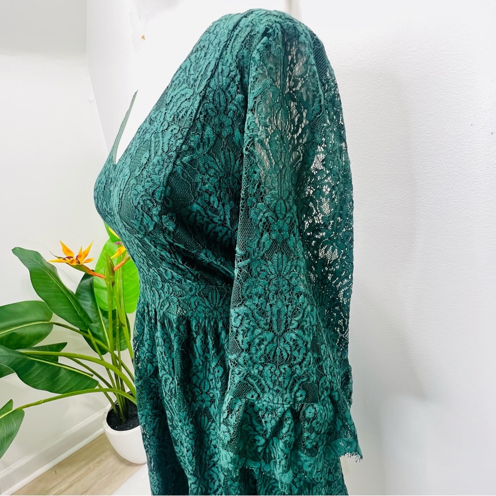 MODCLOTH Green Floral Lace Bell Sleeve Dress Size Small - Picture 10 of 16